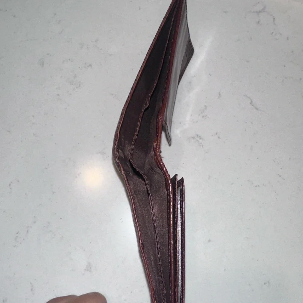 Vera Pelle Men’s Brown Leather Bi-Fold Wallet